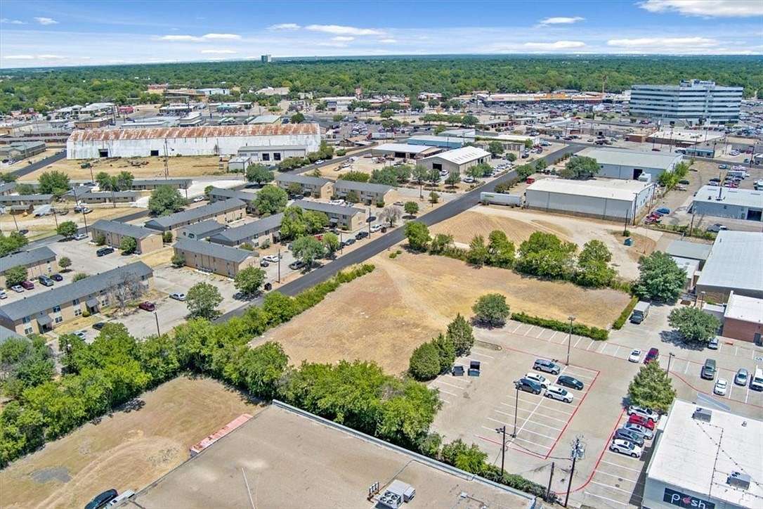 0.92 Acres of Commercial Land for Sale in Waco, Texas