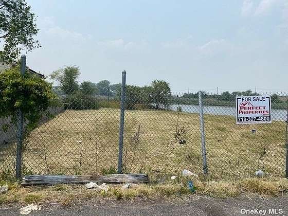 0.11 Acres of Land for Sale in Far Rockaway, New York
