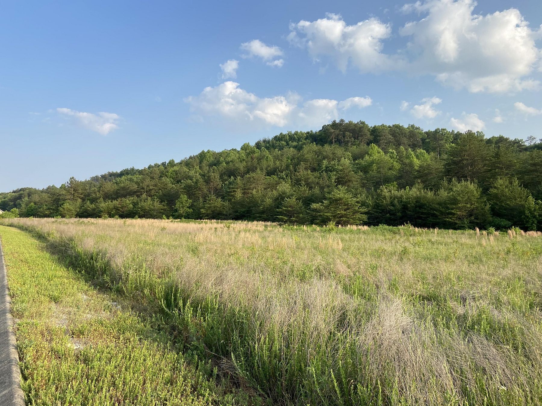 1 Acre of Residential Land for Sale in Corbin, Kentucky