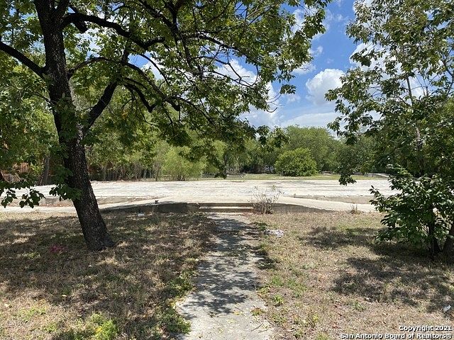 1 Acre of Commercial Land for Sale in San Antonio, Texas