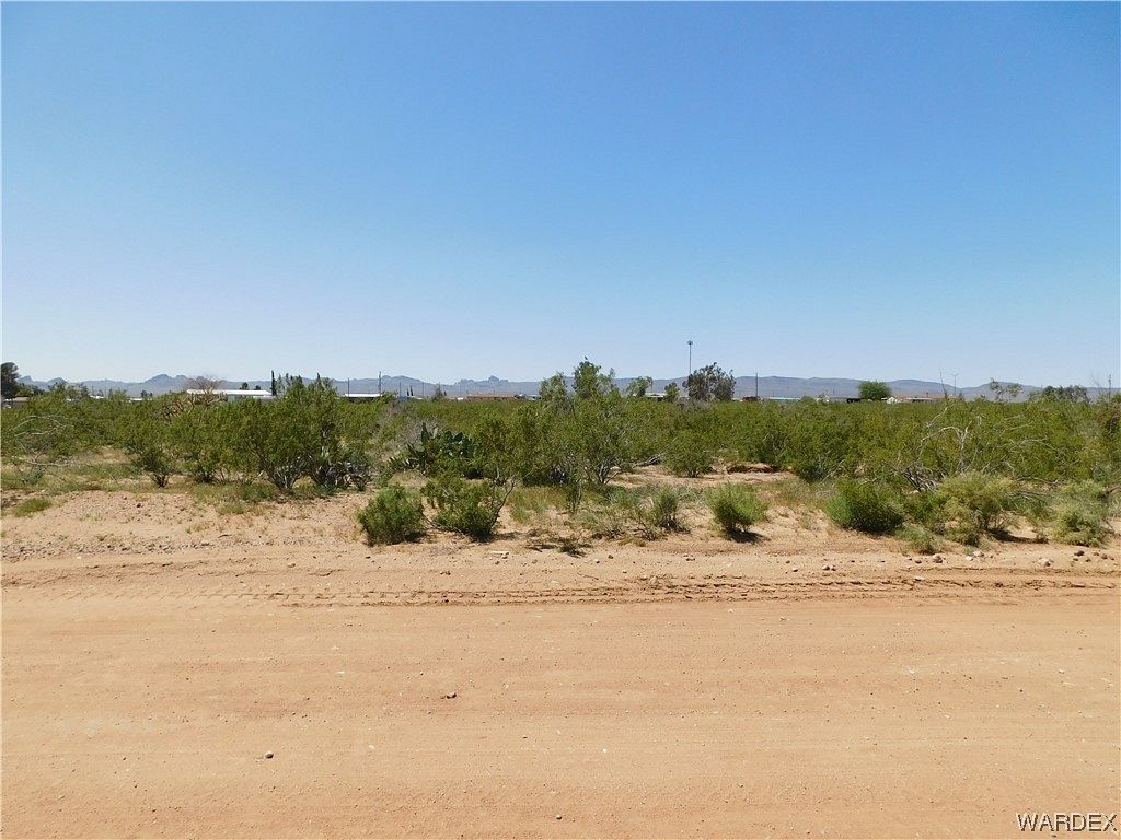 2 Acres of Land for Sale in Golden Valley, Arizona