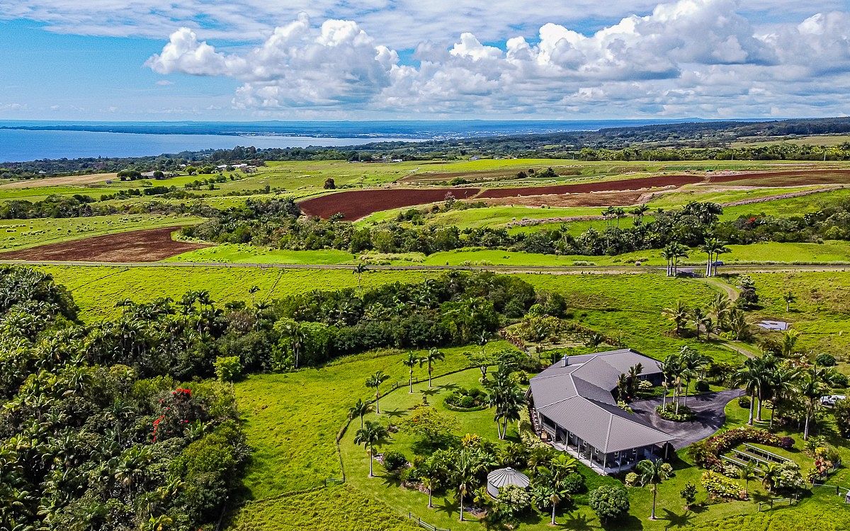 25.1 Acres of Recreational Land with Home for Sale in Pepeekeo, Hawaii
