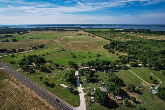1.8 Acres of Mixed-Use Land for Sale in Corsicana, Texas