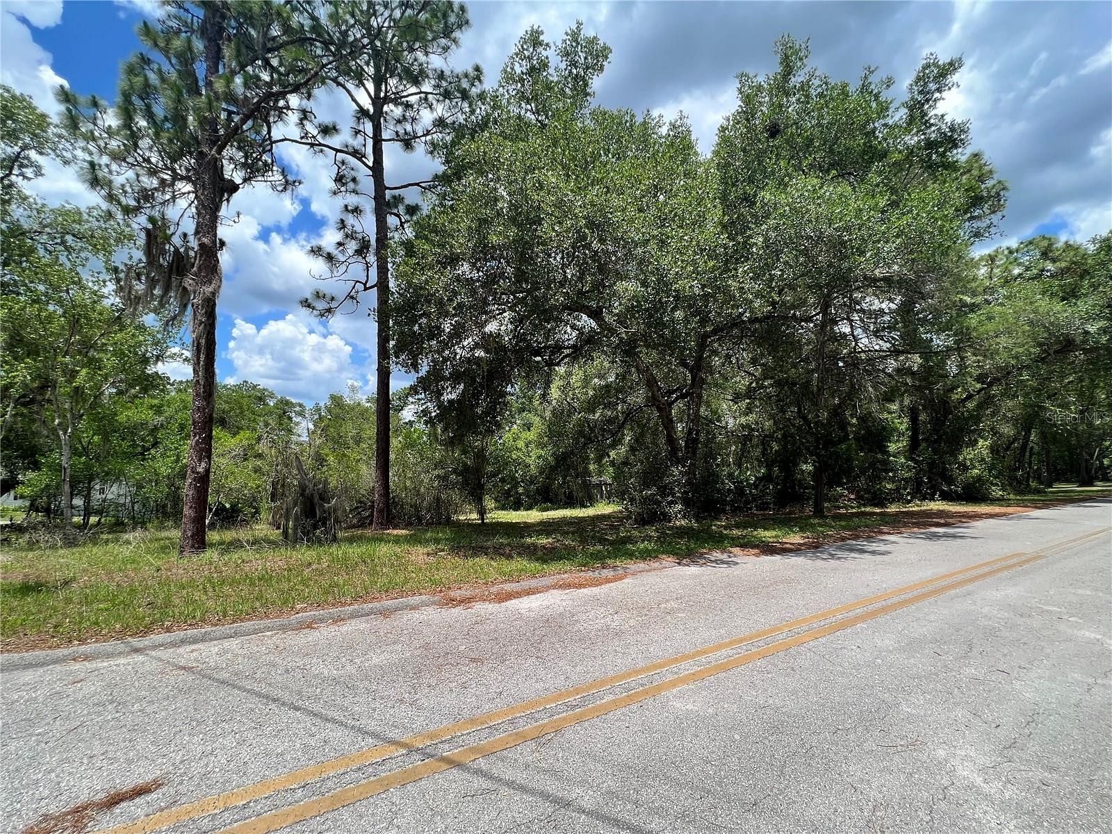 0.92 Acres of Residential Land for Sale in Ocklawaha, Florida