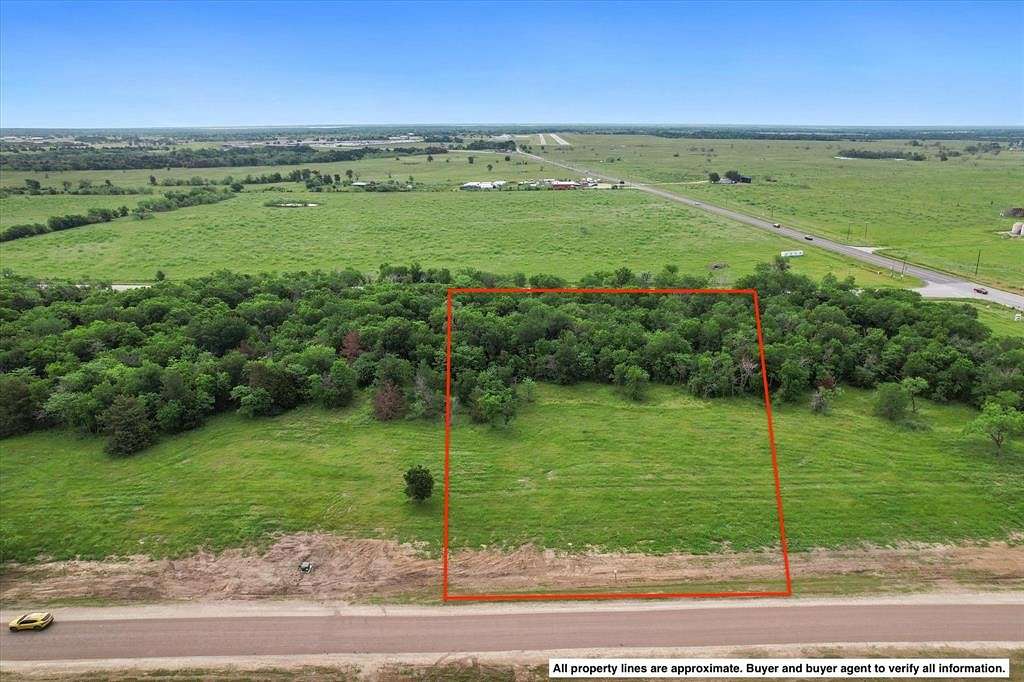 2.5 Acres of Residential Land for Sale in Corsicana, Texas