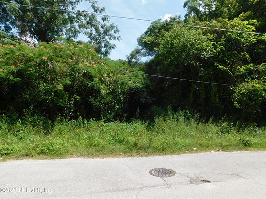 0.75 Acres of Land for Sale in Live Oak, Florida