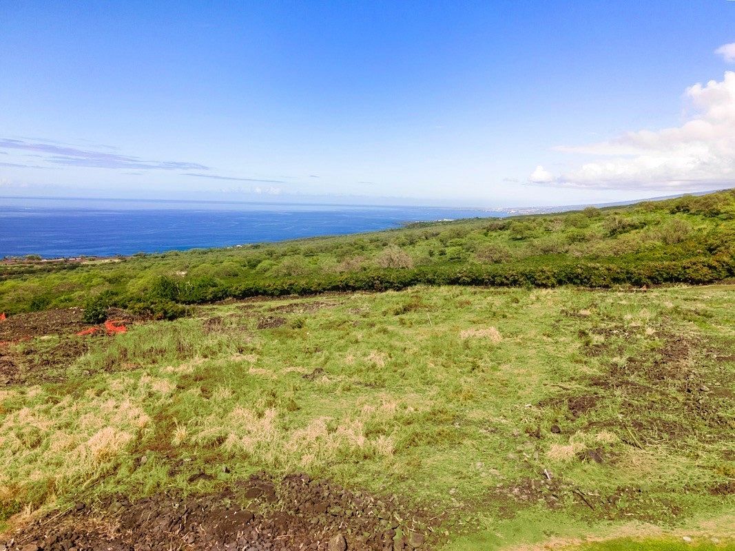 1.5 Acres of Residential Land for Sale in Kealakekua, Hawaii