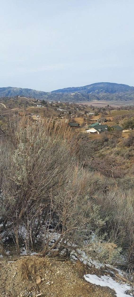 4 Acres of Residential Land for Sale in Tehachapi, California