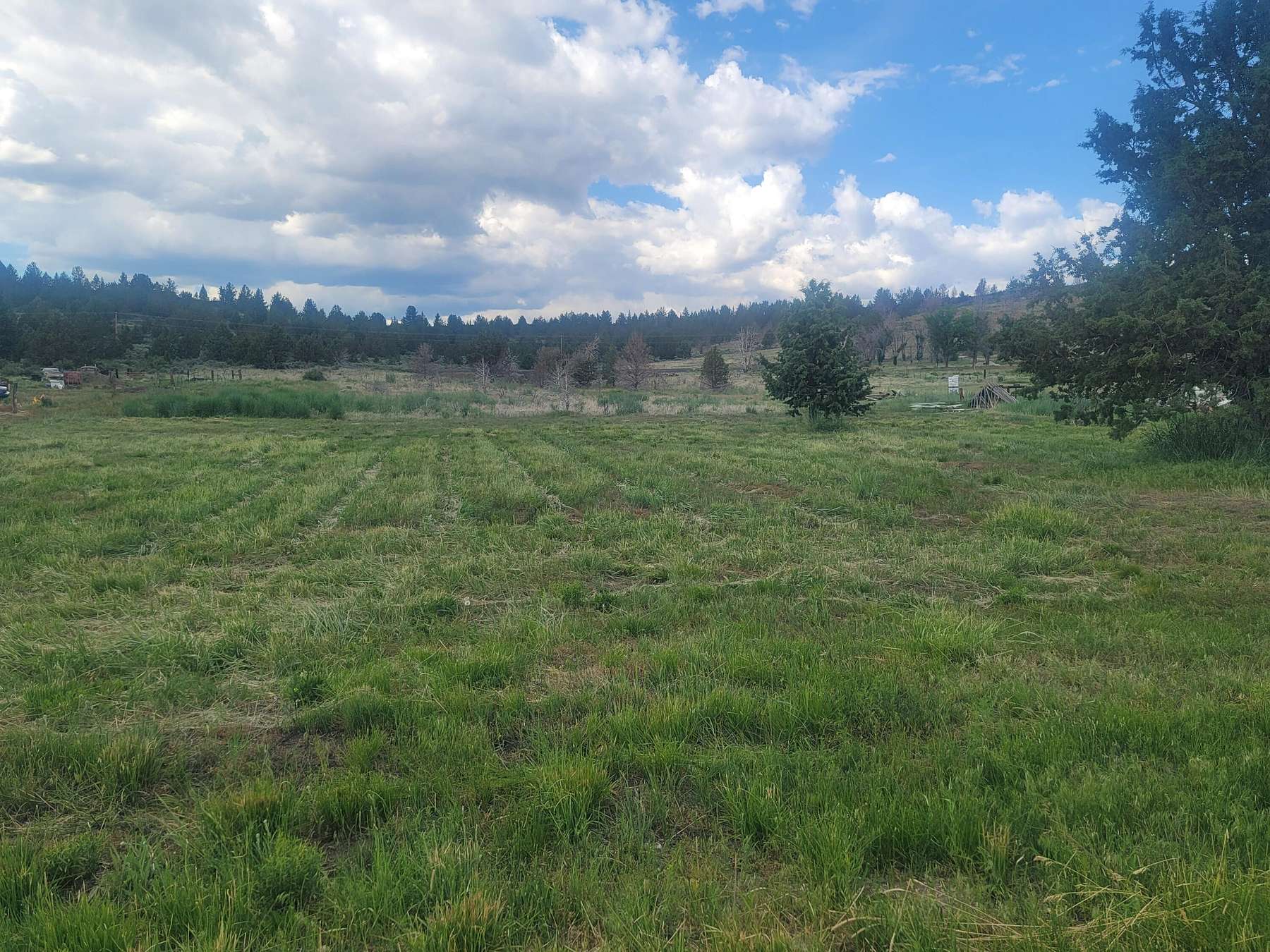 1.5 Acres of Residential Land for Sale in Sprague River, Oregon