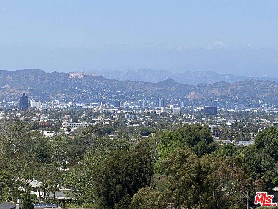 0.092 Acres of Land for Sale in Los Angeles, California