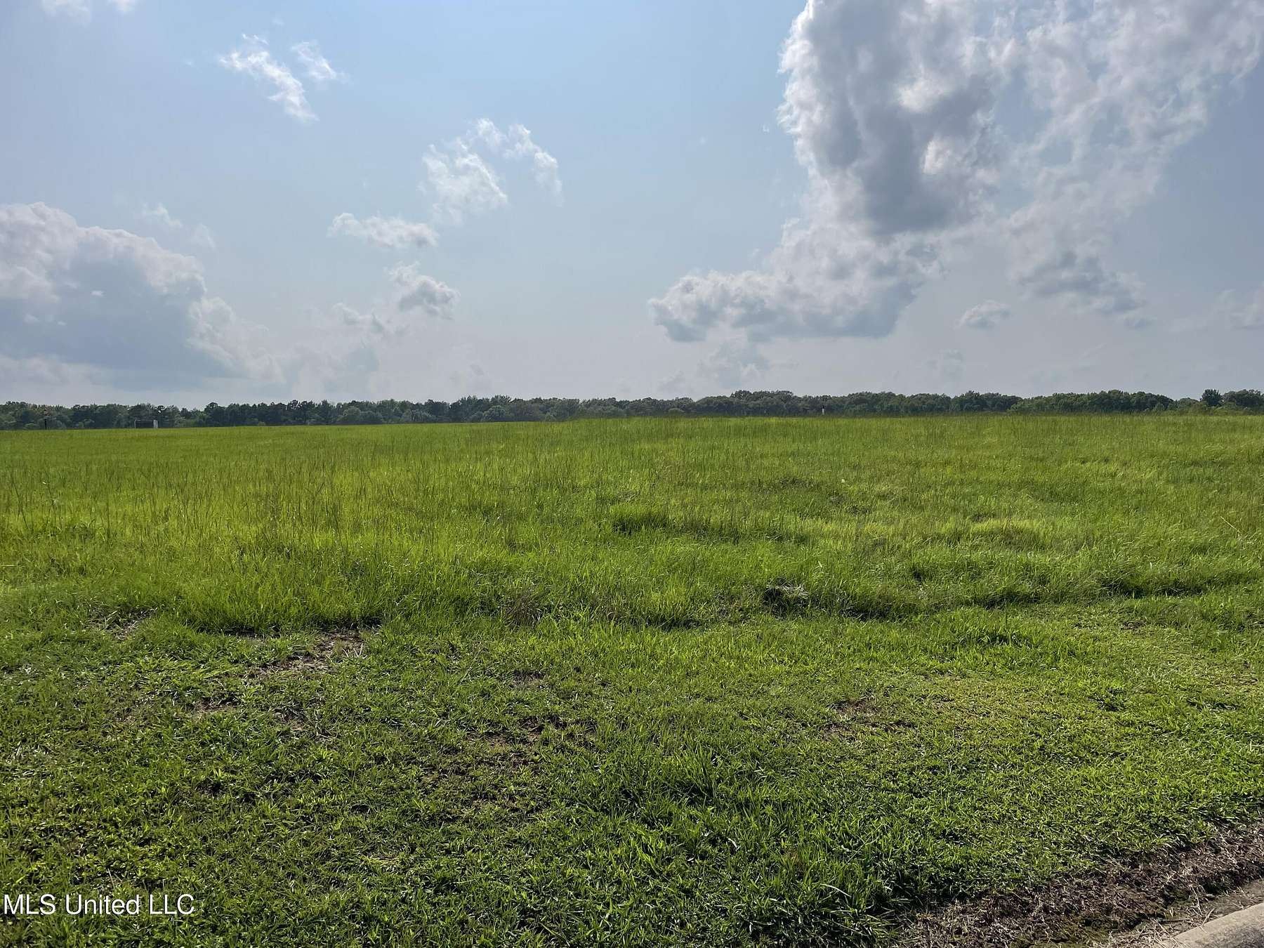0.98 Acres of Commercial Land for Sale in Madison, Mississippi