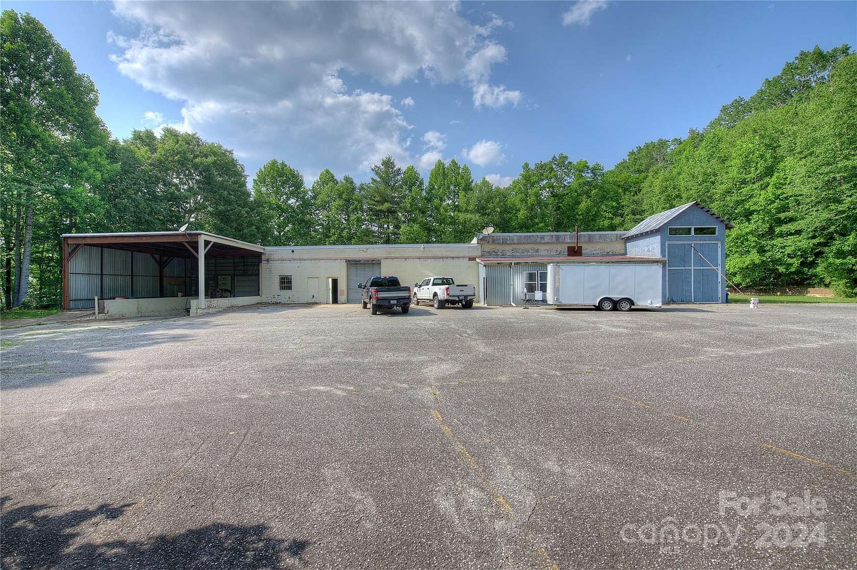6 Acres of Commercial Land for Sale in Spruce Pine, North Carolina