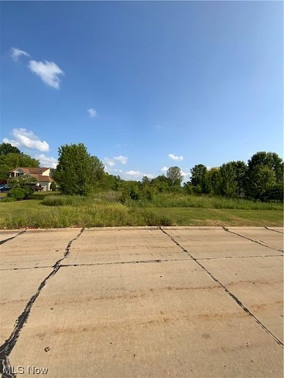 0.94 Acres of Residential Land for Sale in Olmsted Township, Ohio