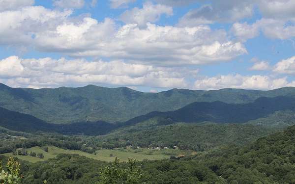1 Acre of Land for Sale in Hayesville, North Carolina