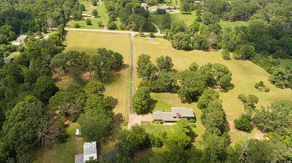13.2 Acres of Land with Home for Sale in Tyler, Texas