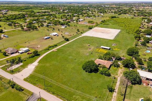 20 Acres of Agricultural Land with Home for Sale in Crowley, Texas