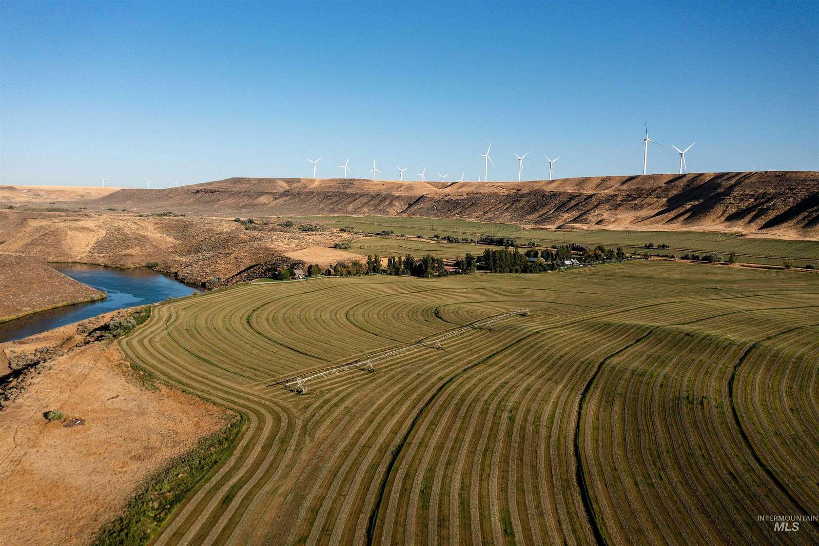 530 Acres of Agricultural Land with Home for Sale in Bliss, Idaho