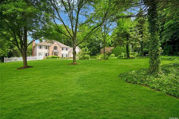 3.9 Acres of Residential Land with Home for Sale in Locust Valley, New York