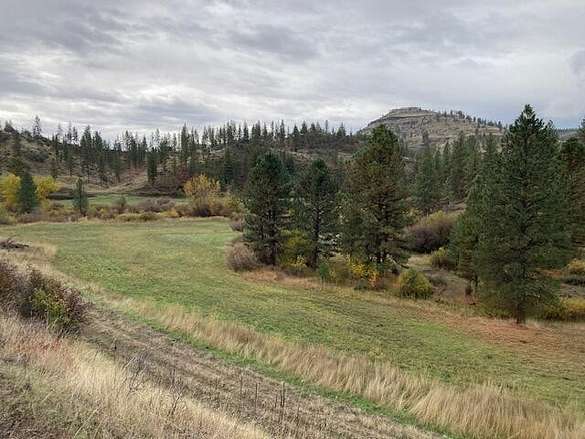 160 Acres of Land with Home for Sale in Monument, Oregon