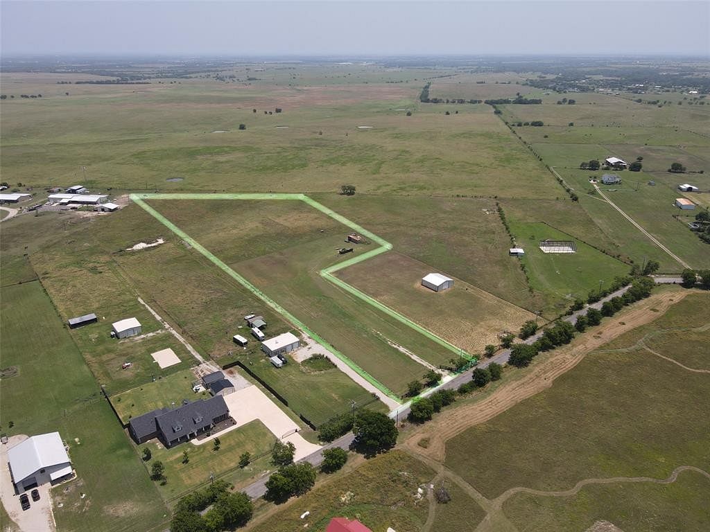 8 Acres of Land for Sale in Waxahachie, Texas