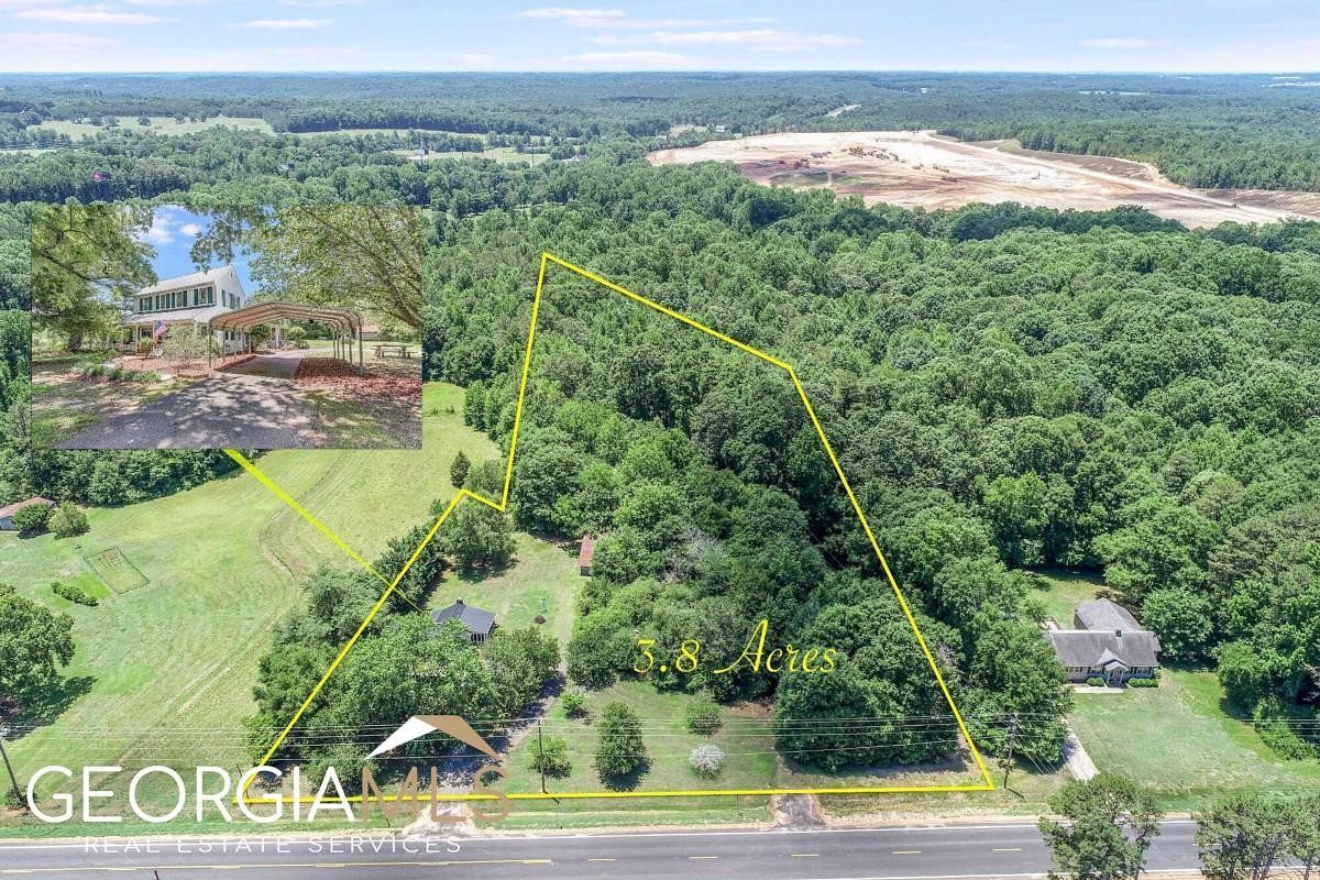 3.8 Acres of Improved Commercial Land for Sale in Commerce, Georgia