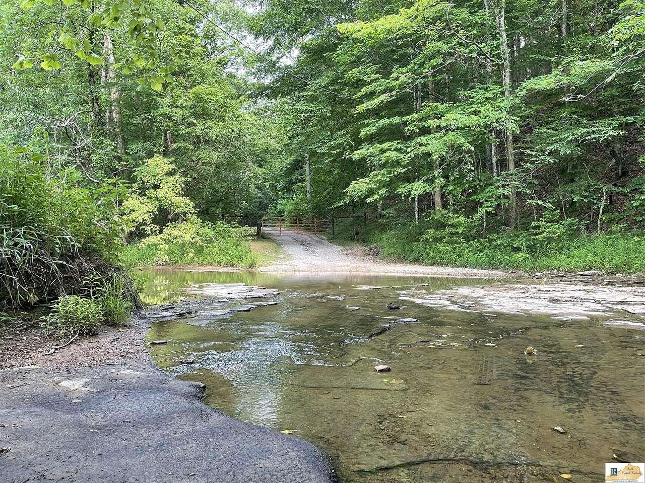 165 Acres of Land with Home for Sale in Edmonton, Kentucky