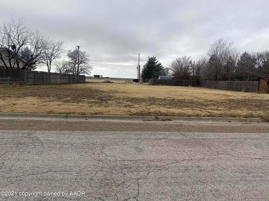 0.32 Acres of Residential Land for Sale in Stratford, Texas