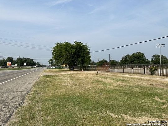 0.94 Acres of Commercial Land for Sale in San Antonio, Texas