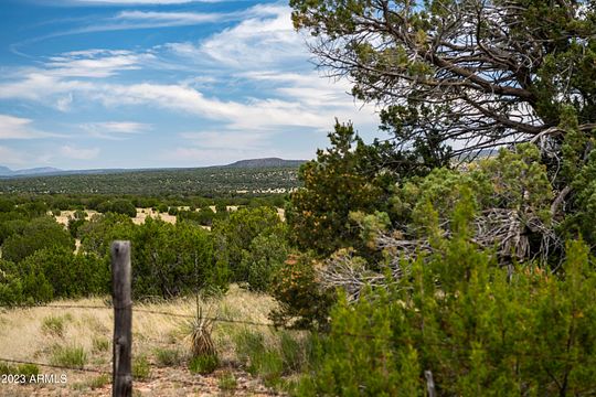 10 Acres of Land for Sale in Seligman, Arizona