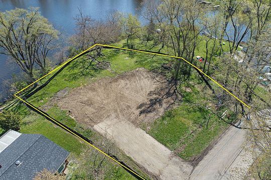 Lake Barrington, IL Lakefront Property for Sale - LandSearch