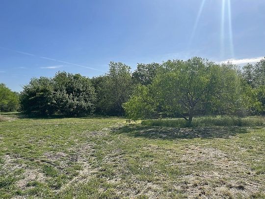 5.5 Acres of Land for Sale in Schulenburg, Texas