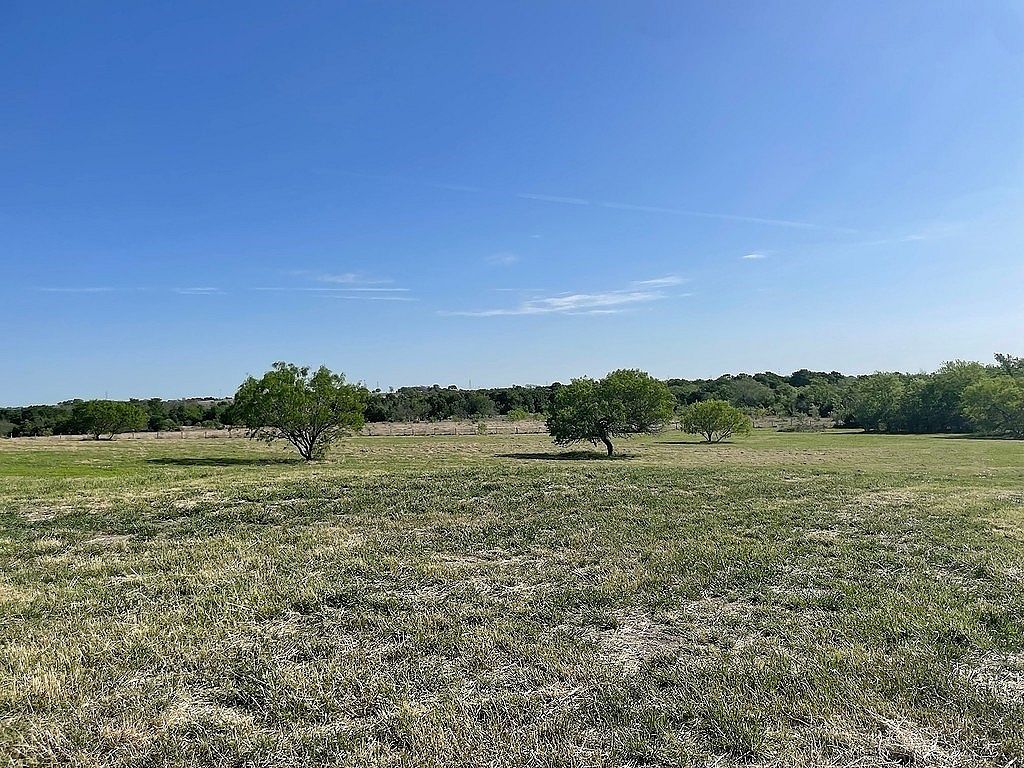 3.9 Acres of Land for Sale in Schulenburg, Texas