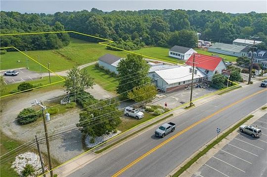 2.5 Acres of Improved Commercial Land for Sale in Deltaville, Virginia