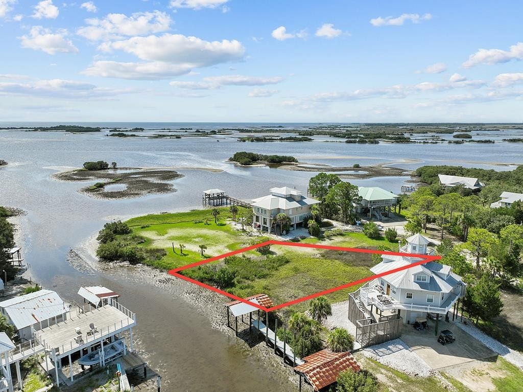 0.33 Acres of Residential Land for Sale in Cedar Key, Florida