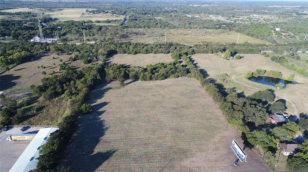 10 Acres of Mixed-Use Land for Sale in Rice, Texas