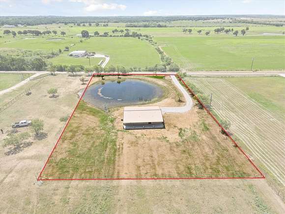 2 Acres of Residential Land with Home for Sale in Rio Vista, Texas