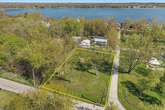 0.25 Acres of Residential Land for Sale in Wauconda, Illinois