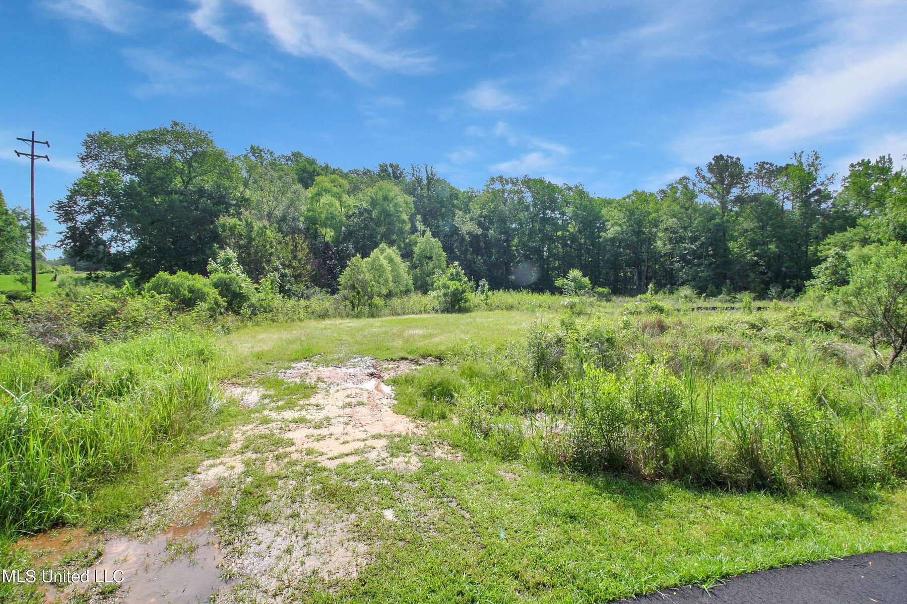 2.6 Acres of Residential Land for Sale in Florence, Mississippi