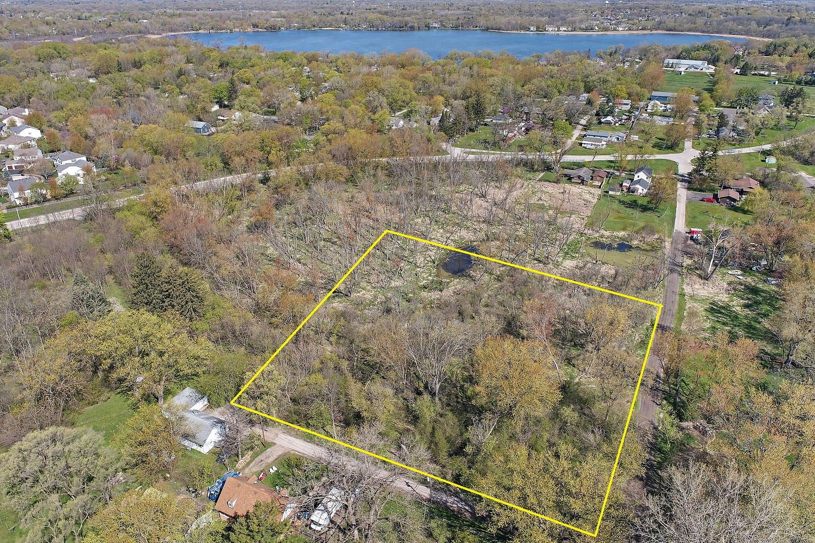 1.38 Acres of Residential Land for Sale in Wauconda, Illinois