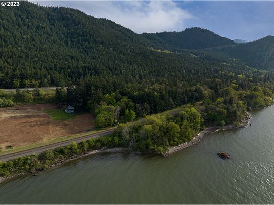 52.1 Acres of Agricultural Land with Home for Sale in Hood River, Oregon
