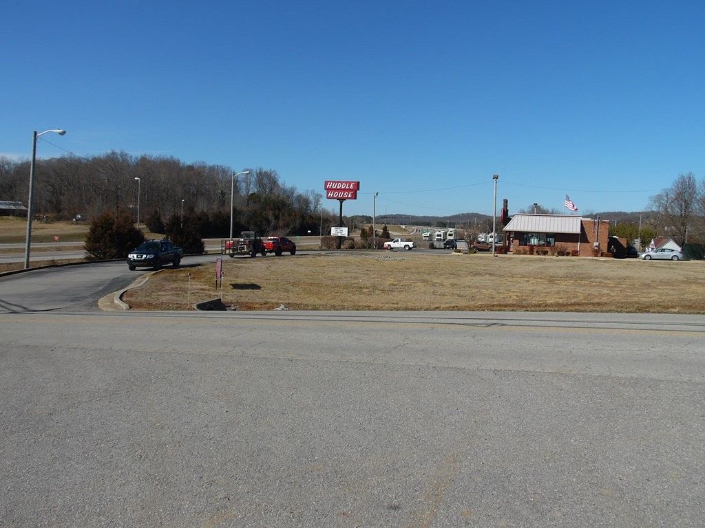 0.89 Acres of Commercial Land for Sale in Sparta, Tennessee
