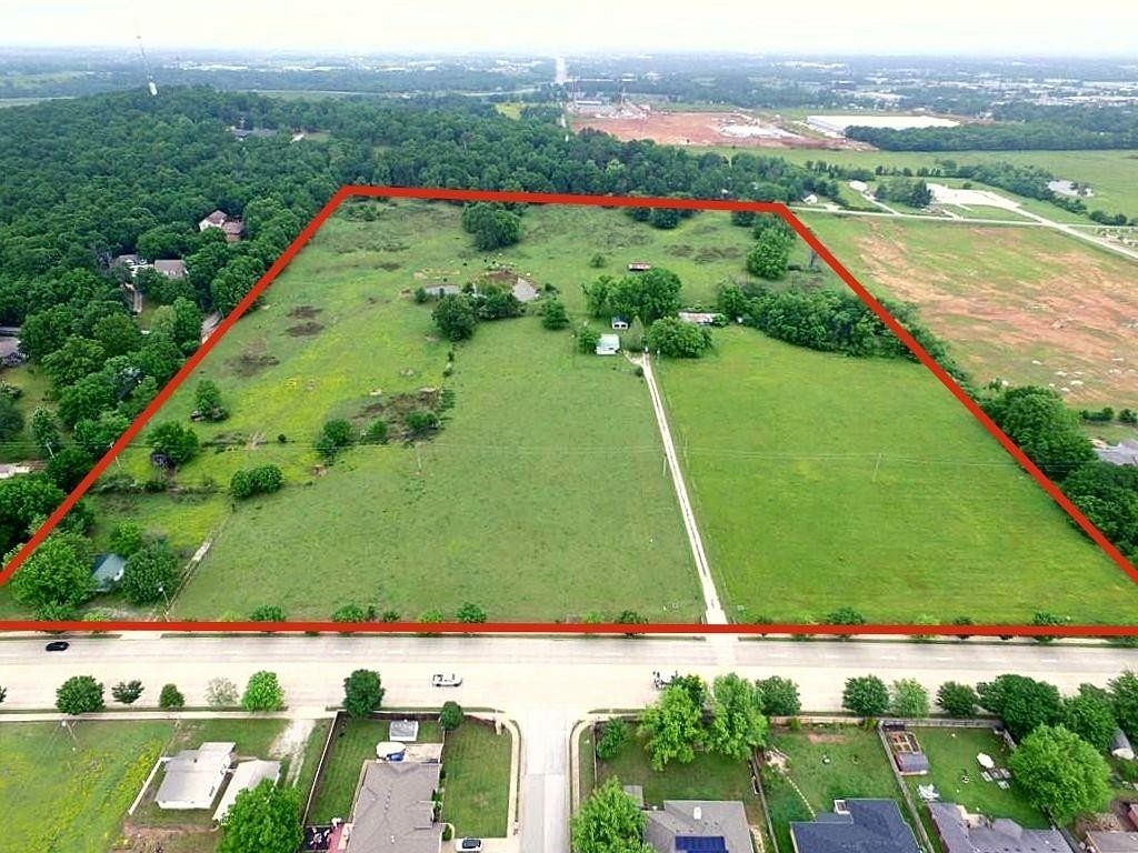 30 Acres of Mixed-Use Land for Sale in Springdale, Arkansas