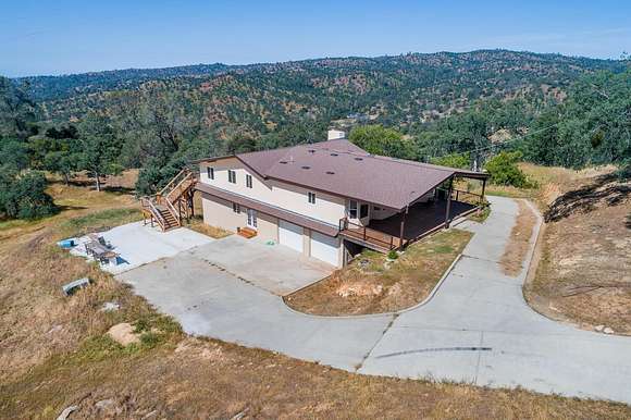 8.3 Acres of Land with Home for Sale in Coarsegold, California