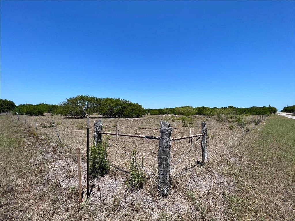 1 Acre of Land for Sale in Riviera, Texas