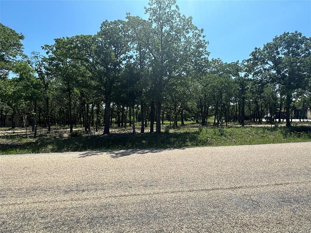2 Acres of Residential Land for Sale in Alvord, Texas