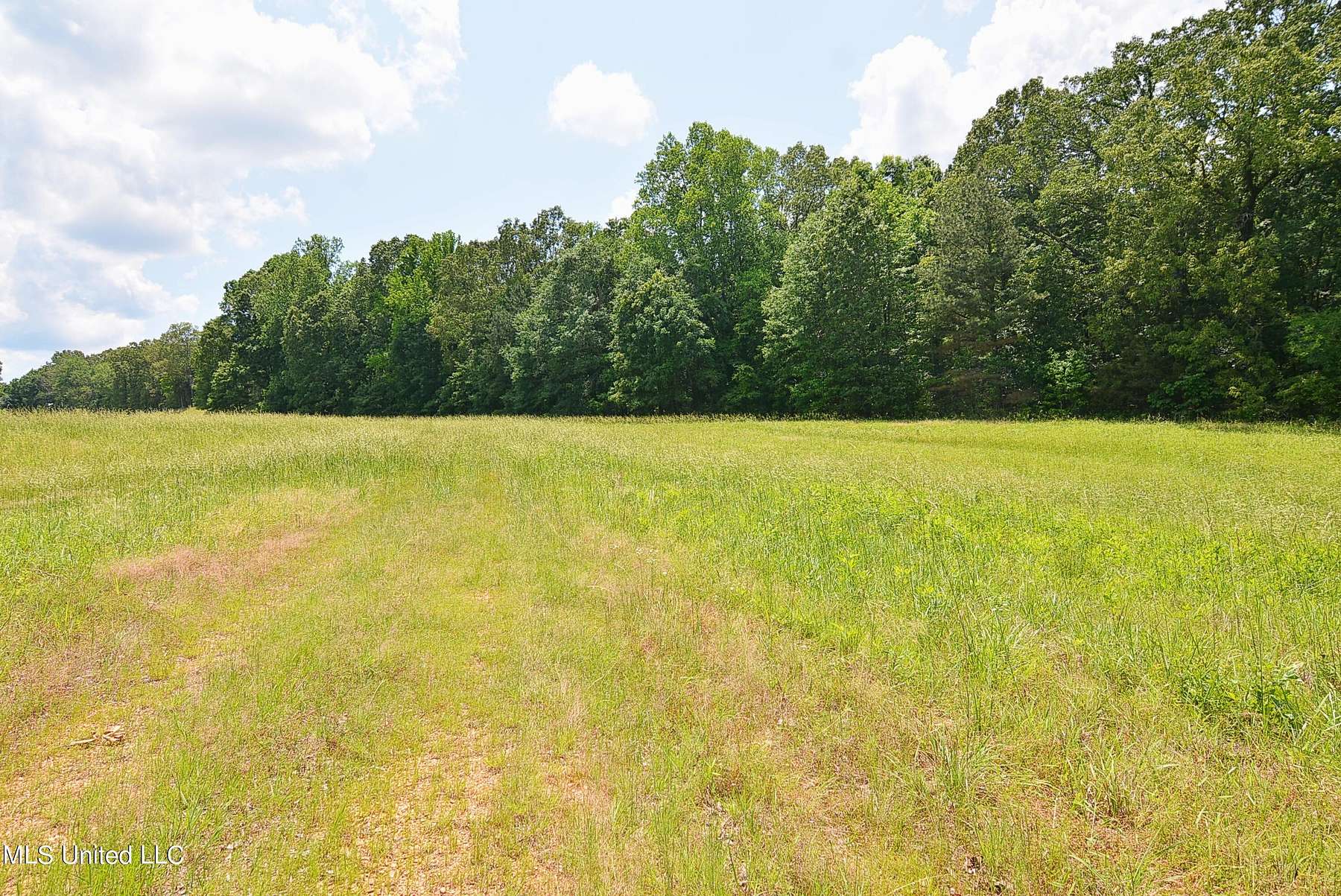 4.4 Acres of Residential Land for Sale in Hernando, Mississippi