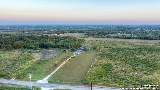 1 Acre of Improved Mixed-Use Land for Sale in Marion, Texas