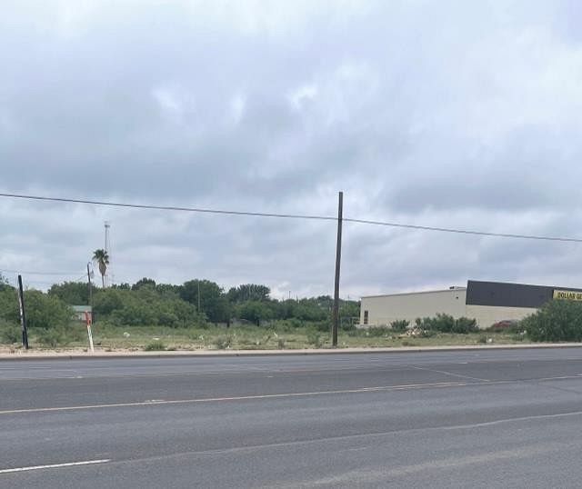 1 Acre of Commercial Land for Sale in Eagle Pass, Texas