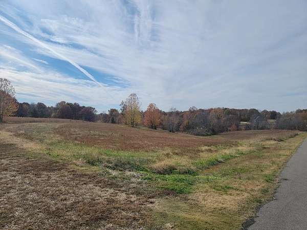 5 Acres of Residential Land for Sale in Trenton, Tennessee
