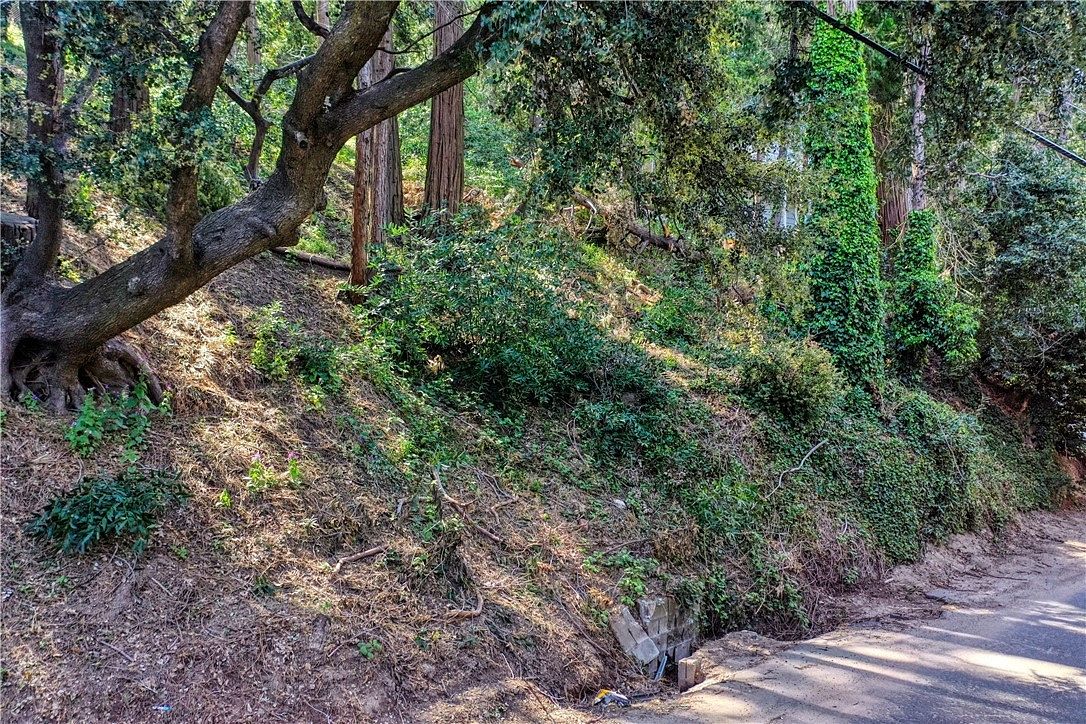 0.14 Acres of Residential Land for Sale in Crestline, California
